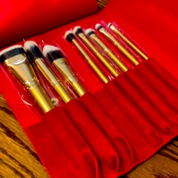 Luxie Other - ❤️🎉HOST PICK🎉❤️Luxie Glitter and Gold Brush Set
